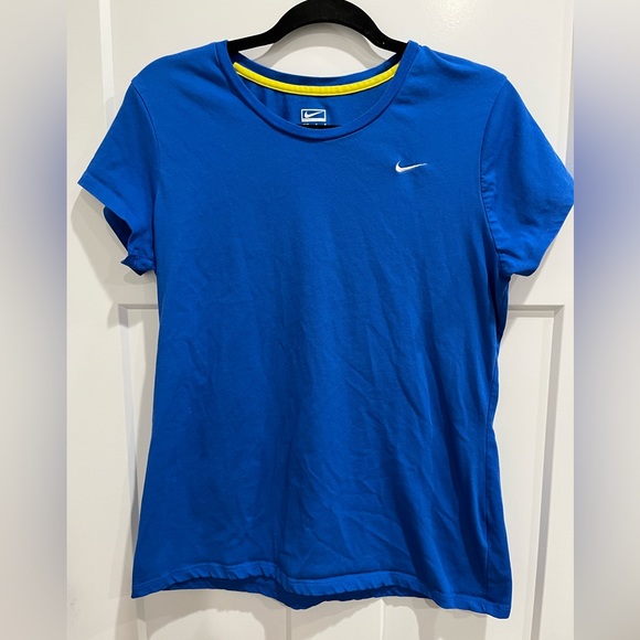 Nike woman’s performance short sleeve t-shirt, size L - Picture 1 of 4